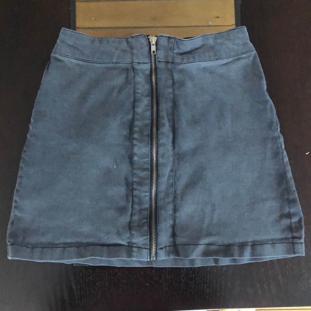 Zip up mini skirt